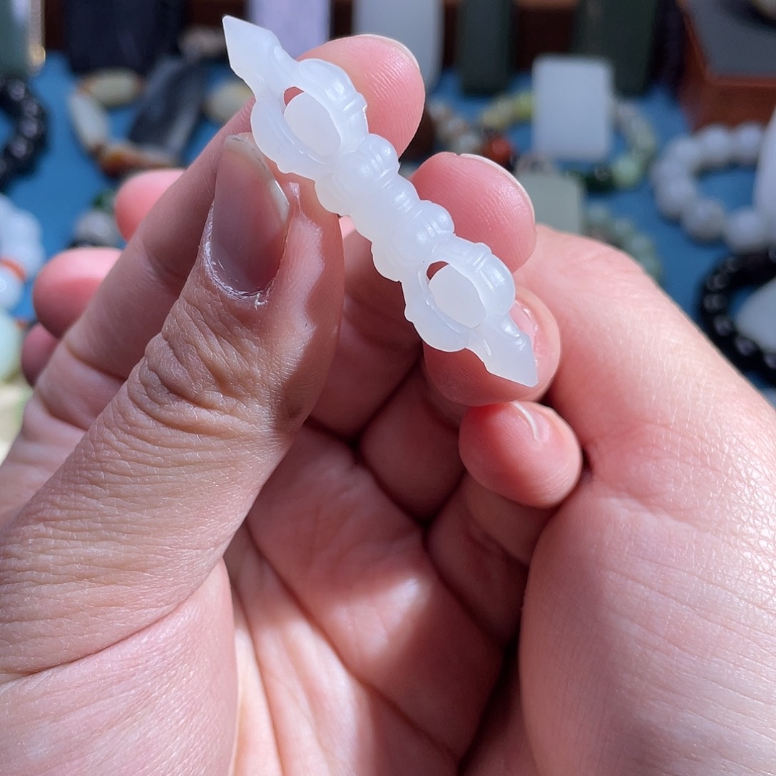 和田玉挂件未镶嵌过眼过灯细料金刚杵