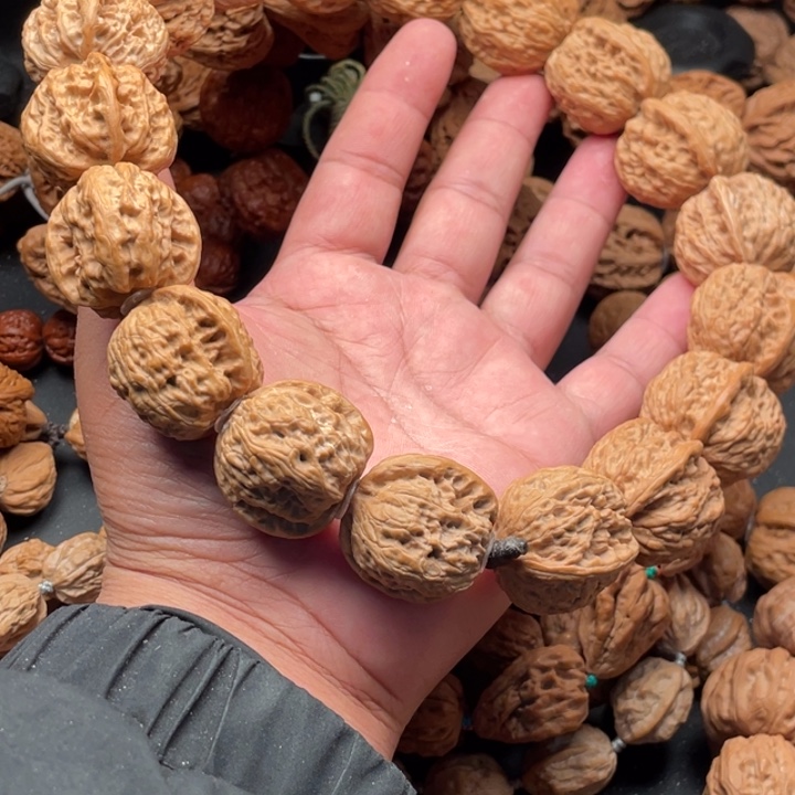 文玩核桃吊坠星*4野狼