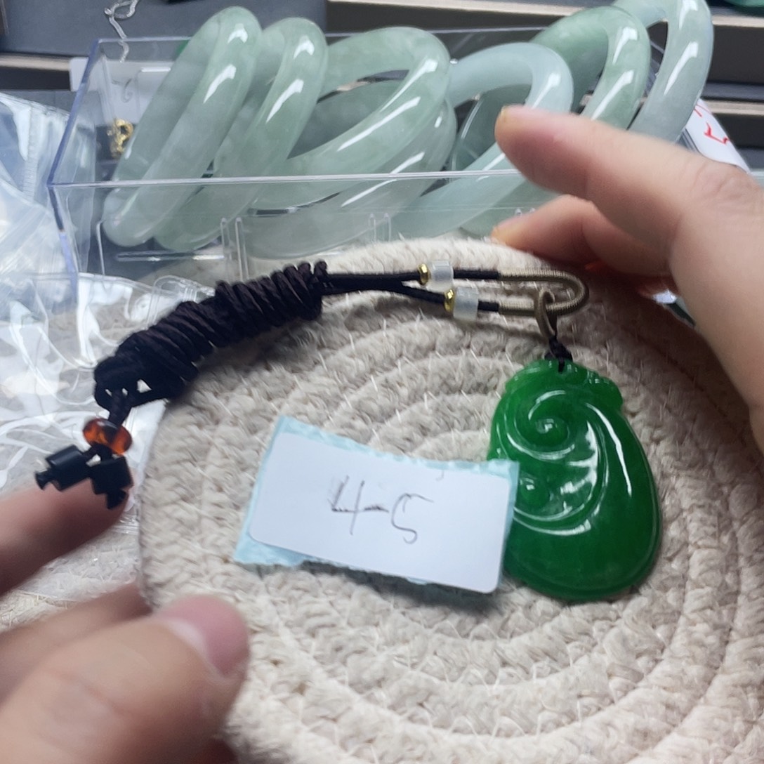 翡翠未镶嵌颈饰翡翠吊