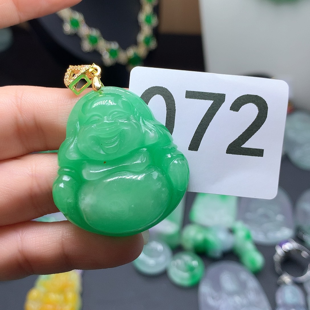 翡翠颈饰未镶嵌翡翠