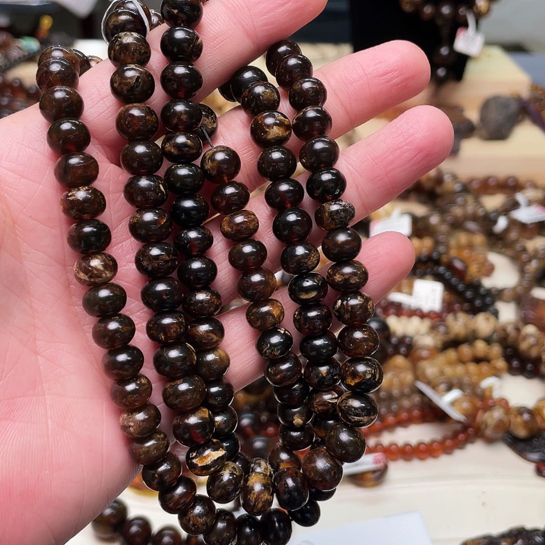 琥珀裸石未镶嵌洞****）九10563