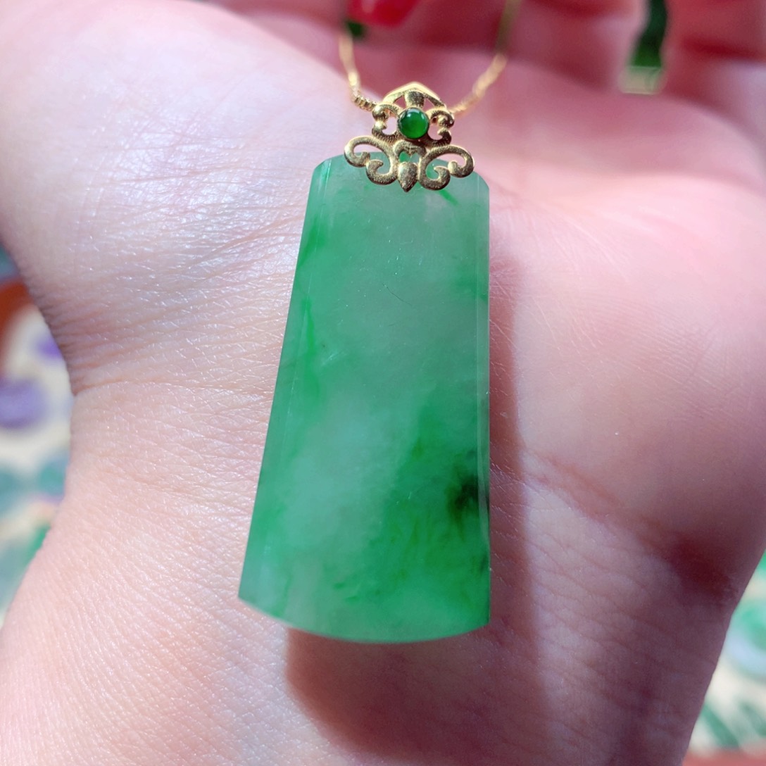 翡翠吊坠(不含链)18K金镶嵌