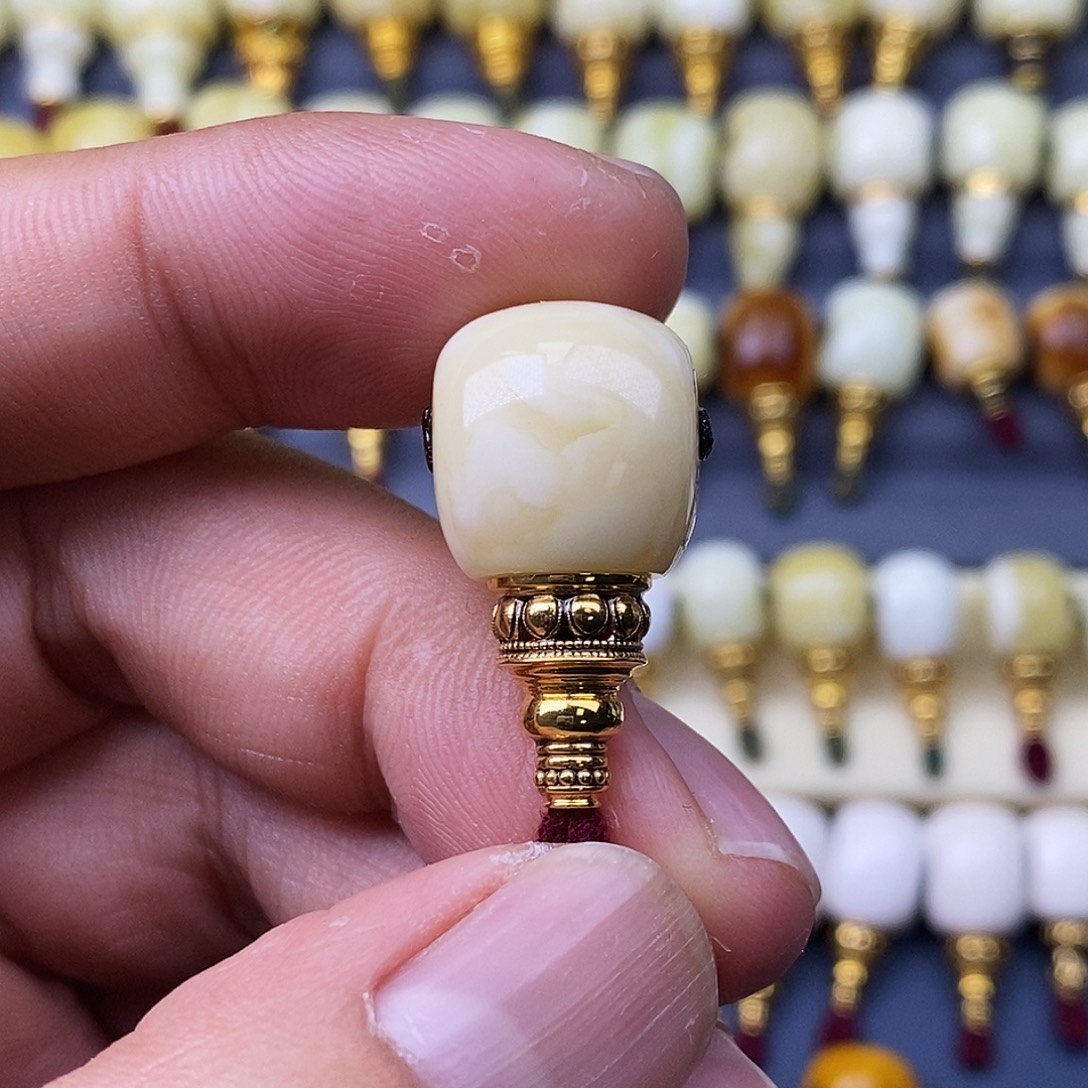 ****忈琥珀18K金镶嵌裸石14.1mm蜜蜡金塔三通