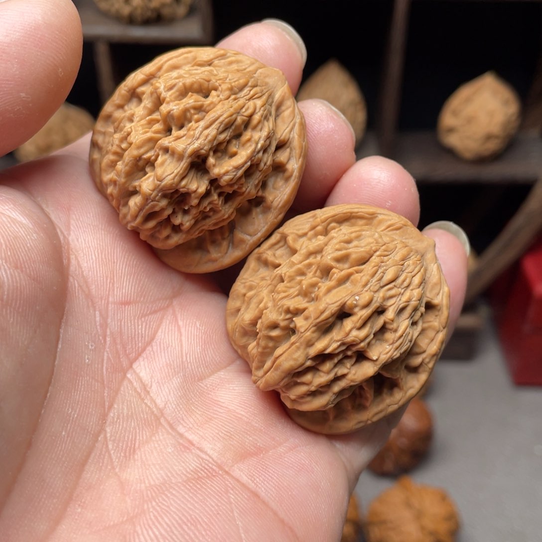 桃核把件37全品虎头