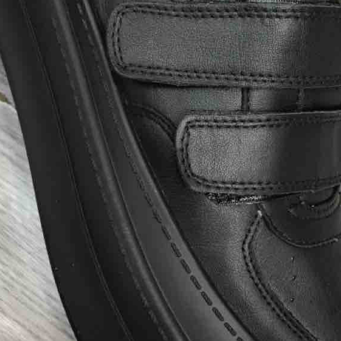 韩小姐韩国东大门魔术贴板鞋08503