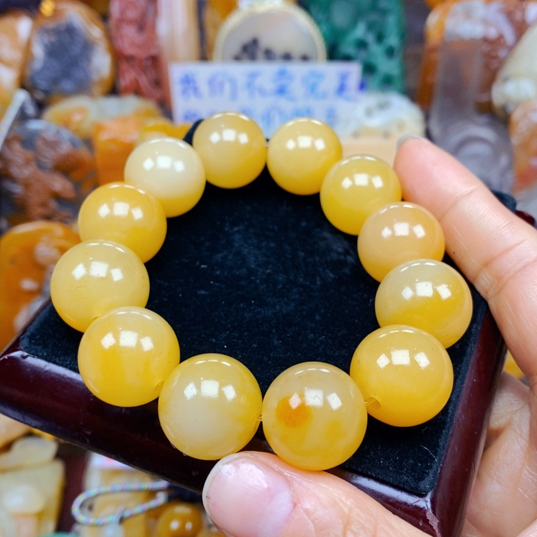 石英质玉（黄龙玉）未镶嵌颈饰