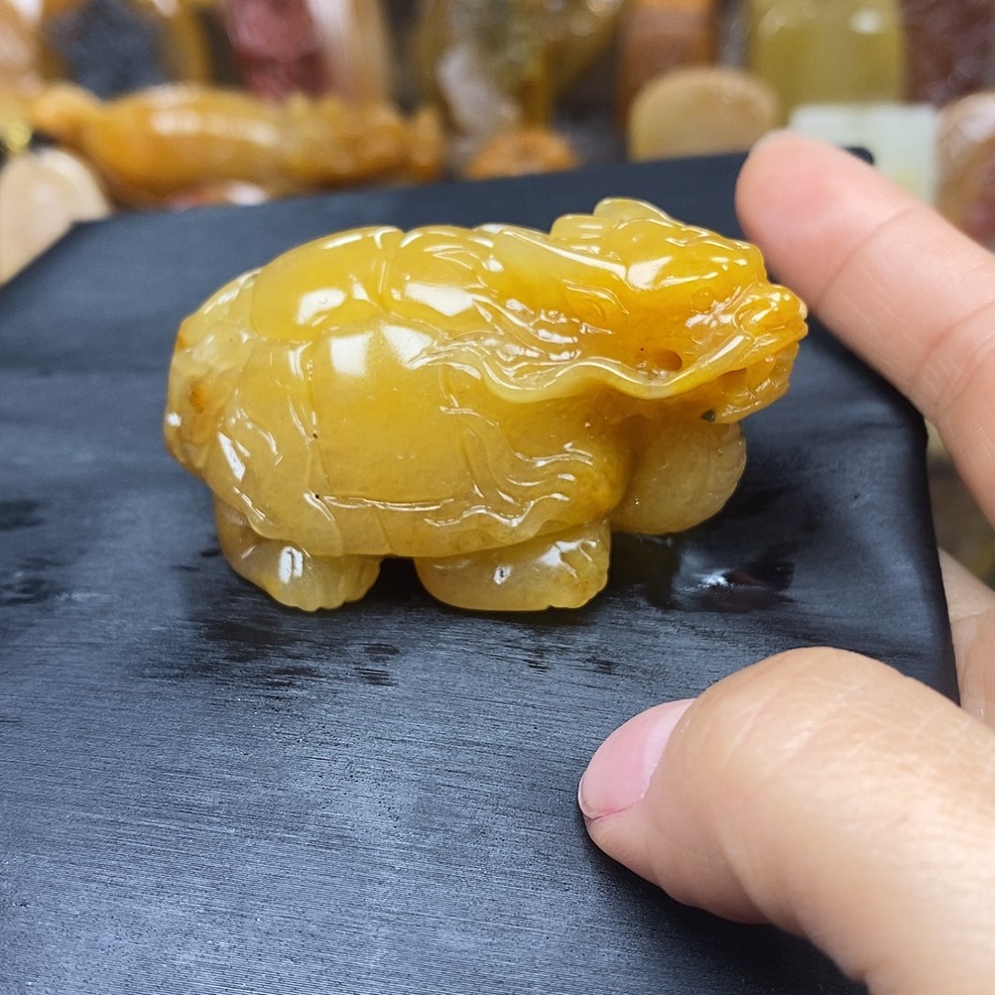 石英质玉（黄龙玉）颈饰未镶嵌