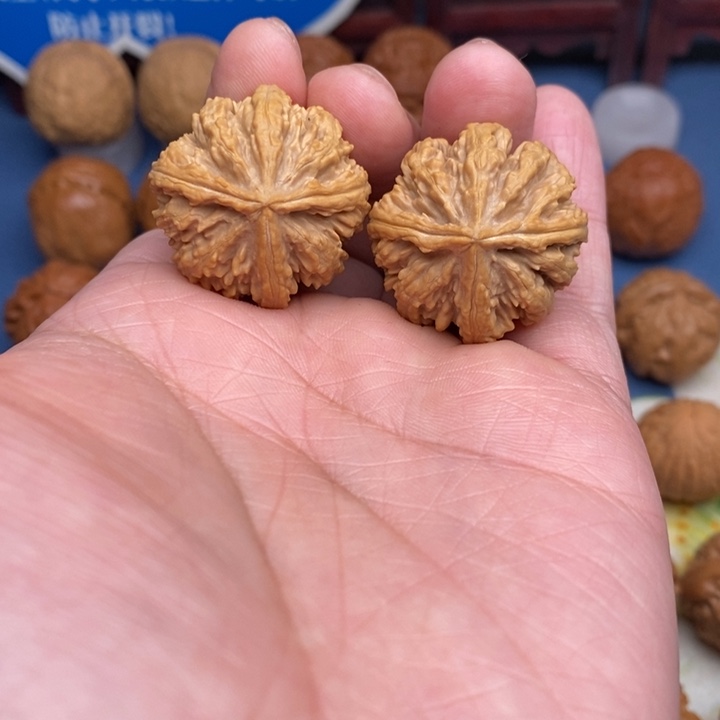 文玩核桃把件三棱