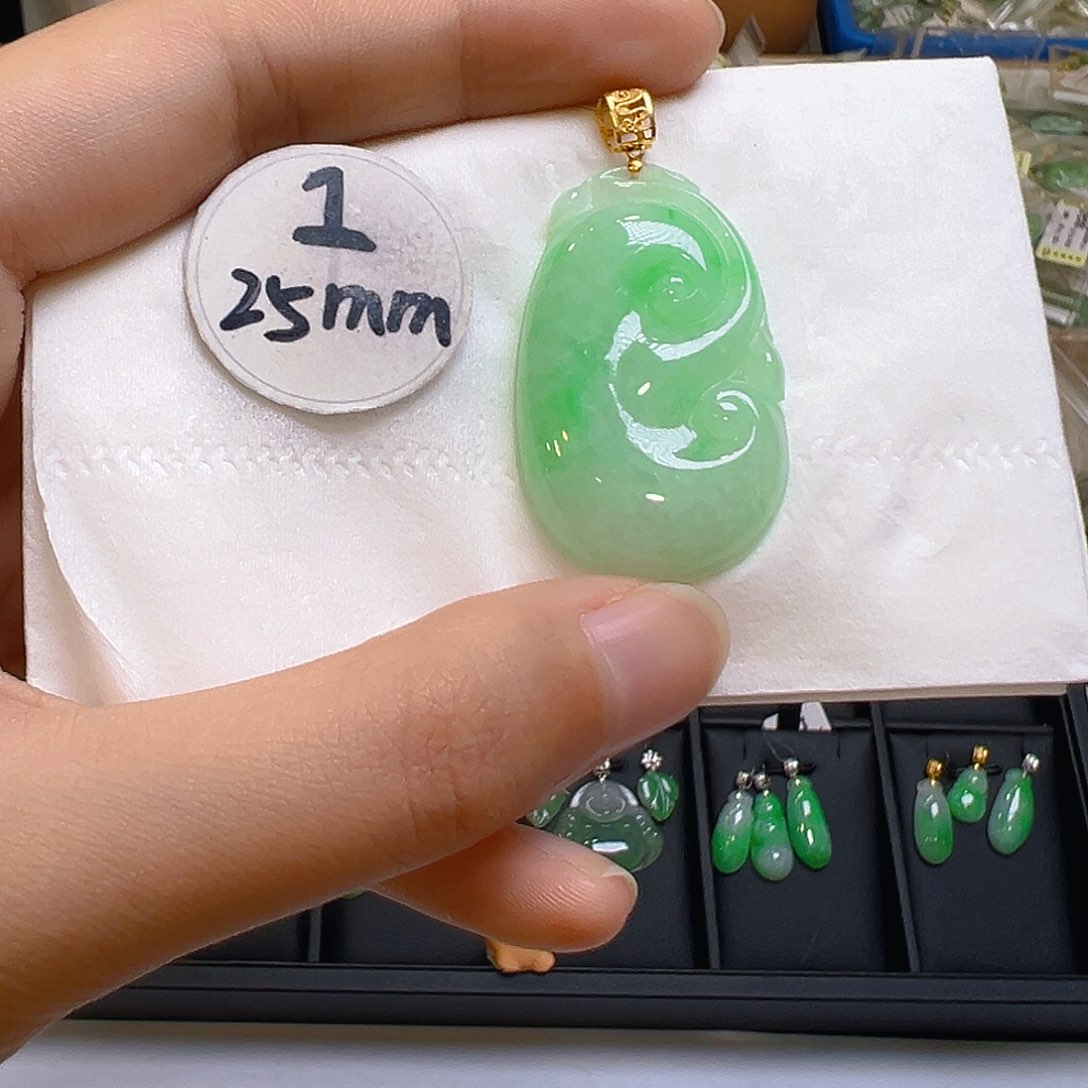 翡翠吊坠(不含链)18K金镶嵌翡翠