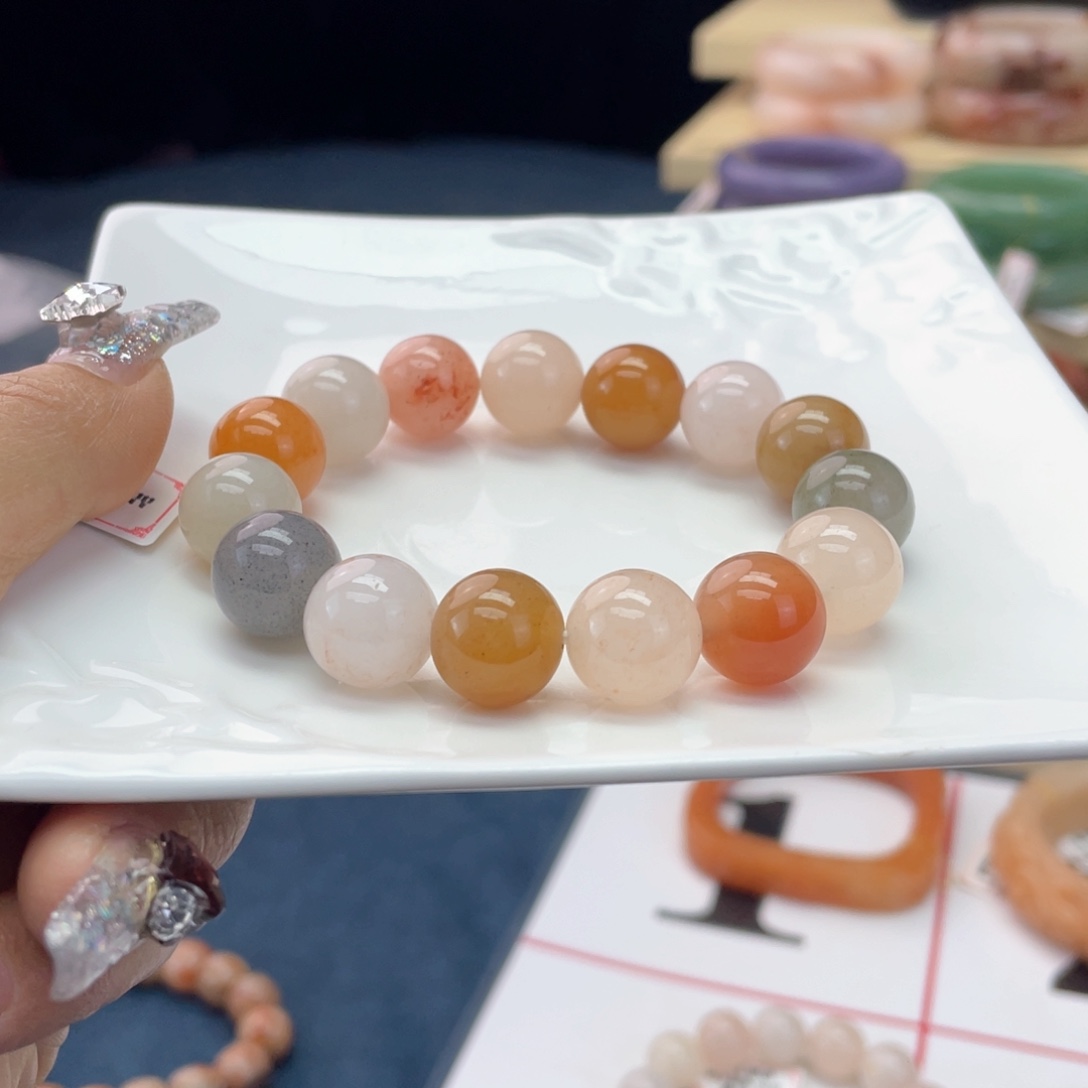 石英岩玉未镶嵌手镯