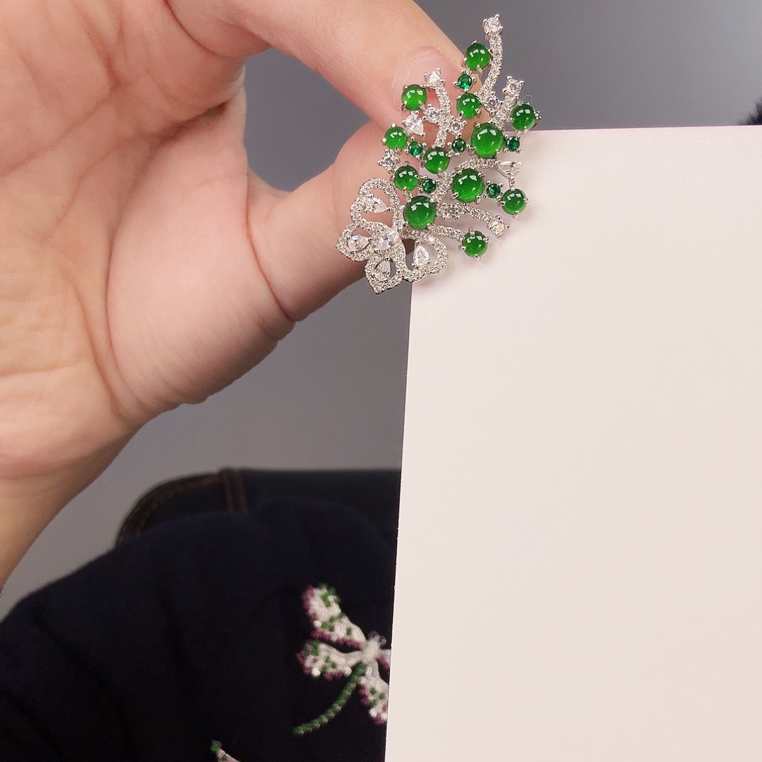 翡翠颈饰未镶嵌一件