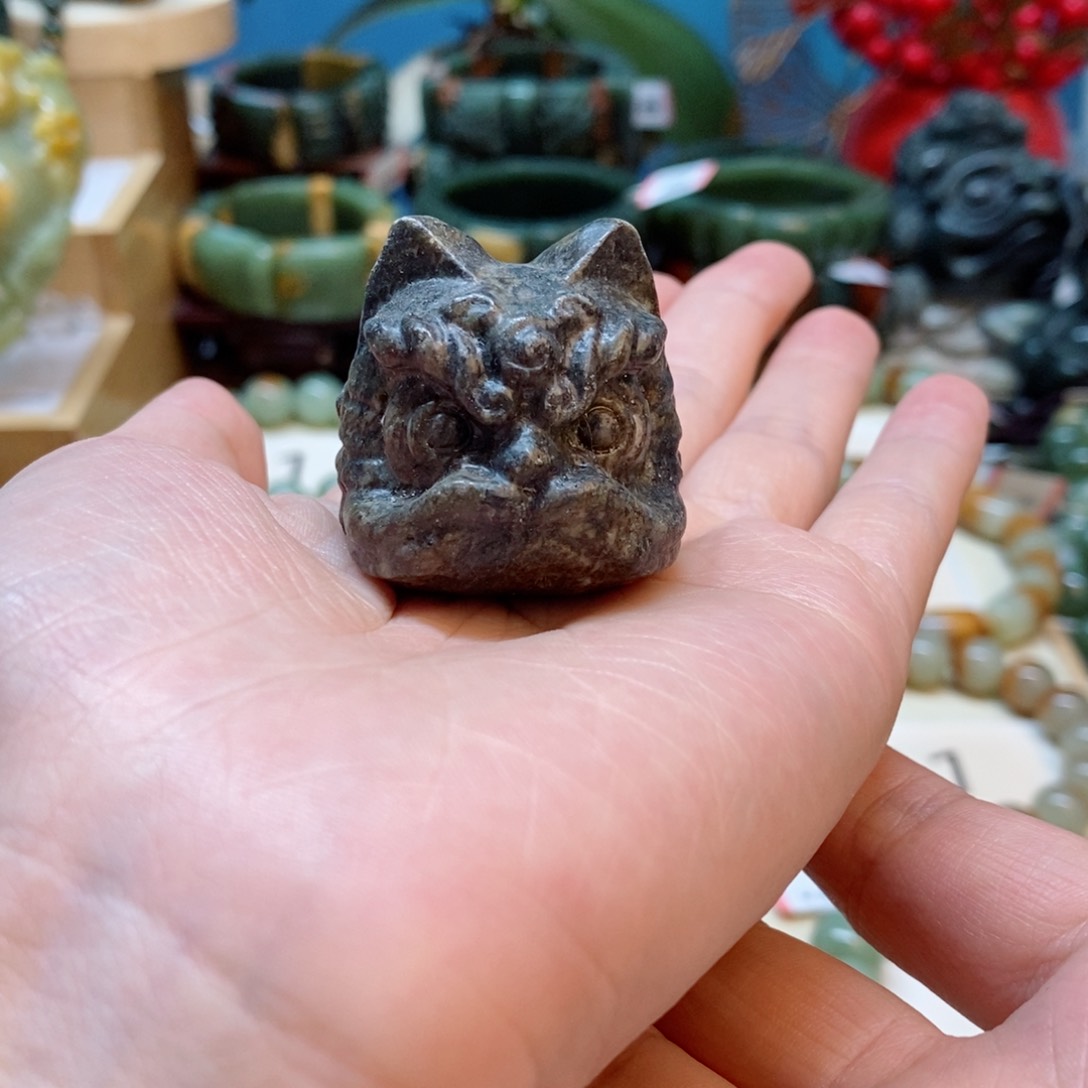 透闪石质玉手把件未镶嵌