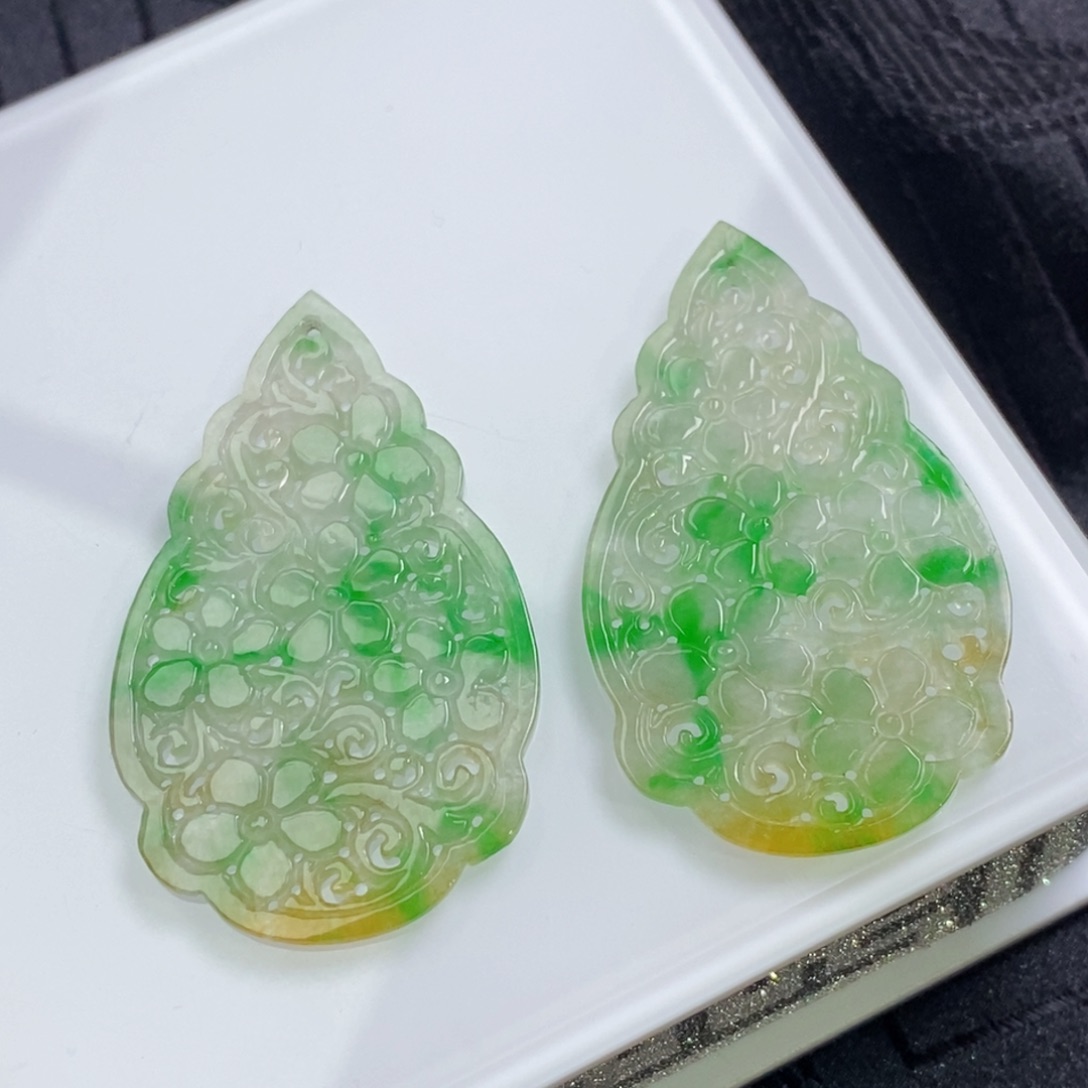 未镶嵌翡翠耳饰黄加绿镂空雕花片片