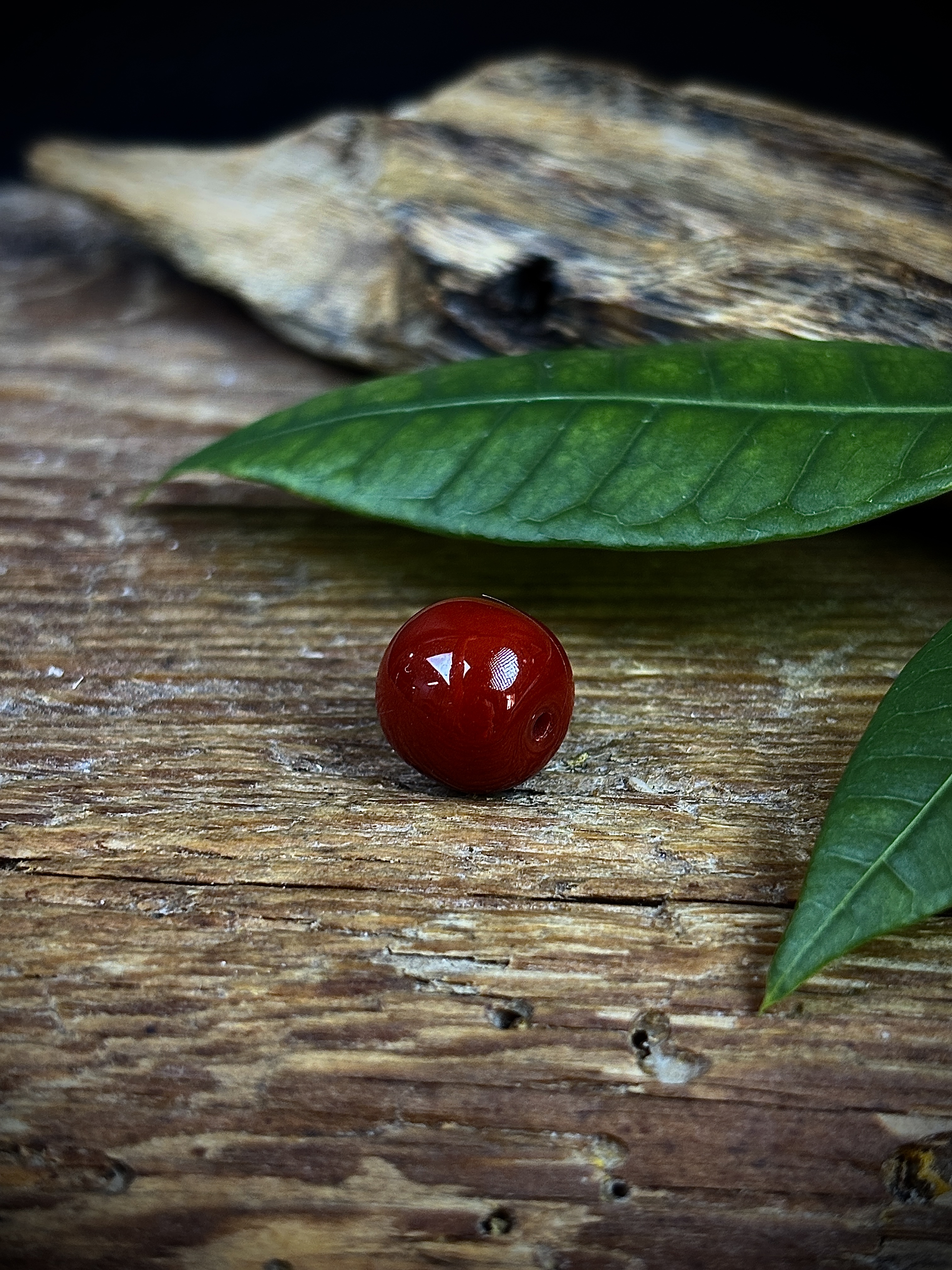 9.5mm老型南红，拍21颗发成品手串，瓦西川料牛血红
