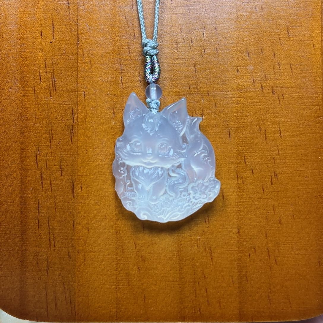 岫玉未镶嵌颈饰吊坠