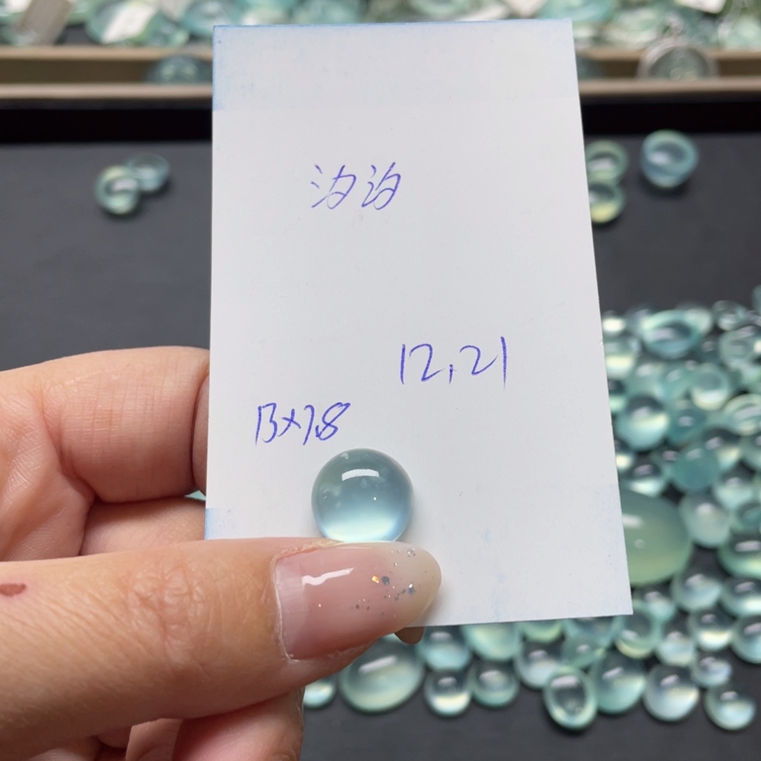 汐***汐蛇纹石玉未镶嵌颈饰