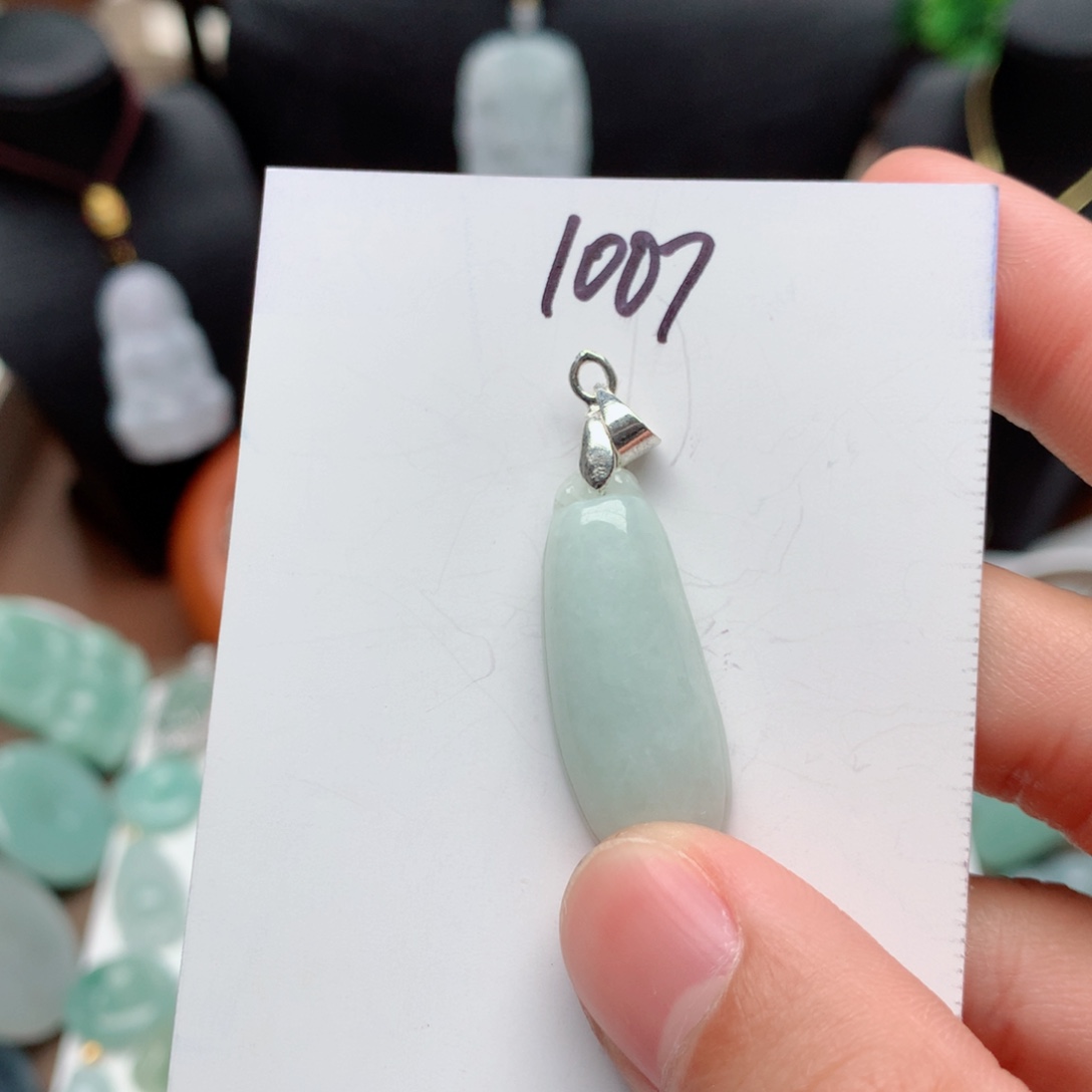 翡翠颈饰合金吊坠