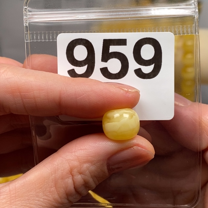 難****蜜蜡未镶嵌裸石12.4