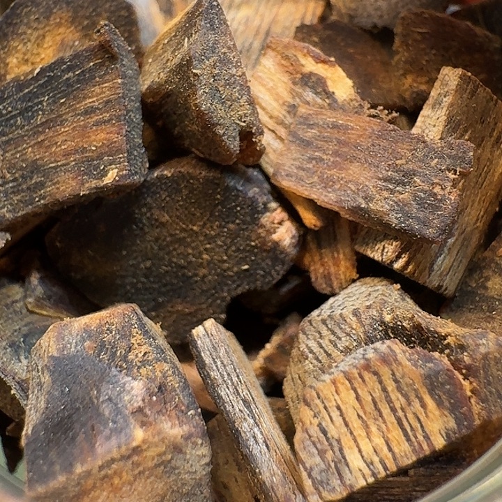 沉香碎屑沉香海南高端张勺子树心油沉水老料20克