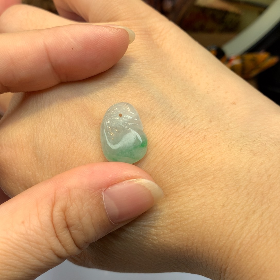 翡翠颈饰未镶嵌吊坠