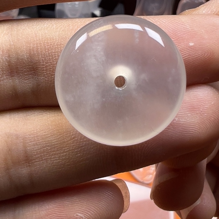 石英质玉未镶嵌颈饰