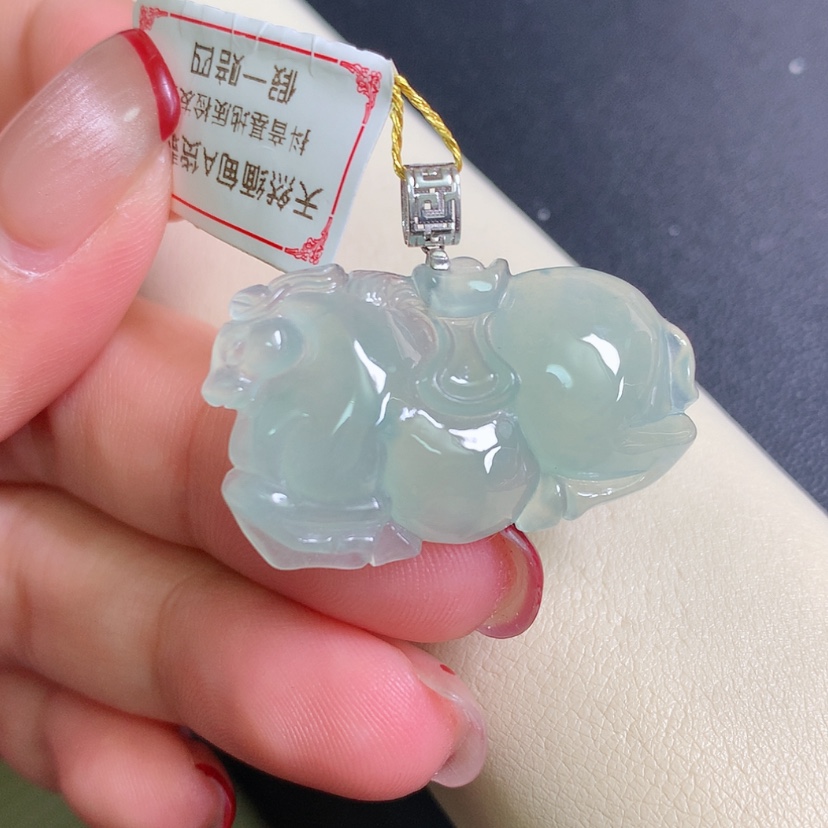 【闪购商品】翡翠颈饰18K金镶嵌唐马