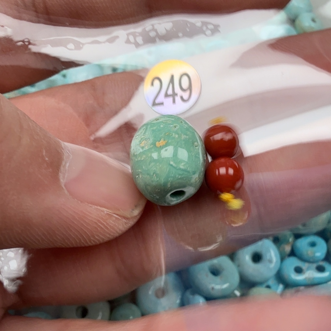 南红玛瑙未镶嵌珠宝奇石