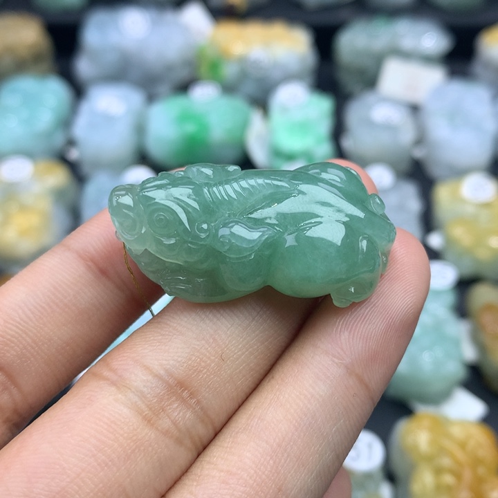 翡翠颈饰未镶嵌天然缅甸翡翠