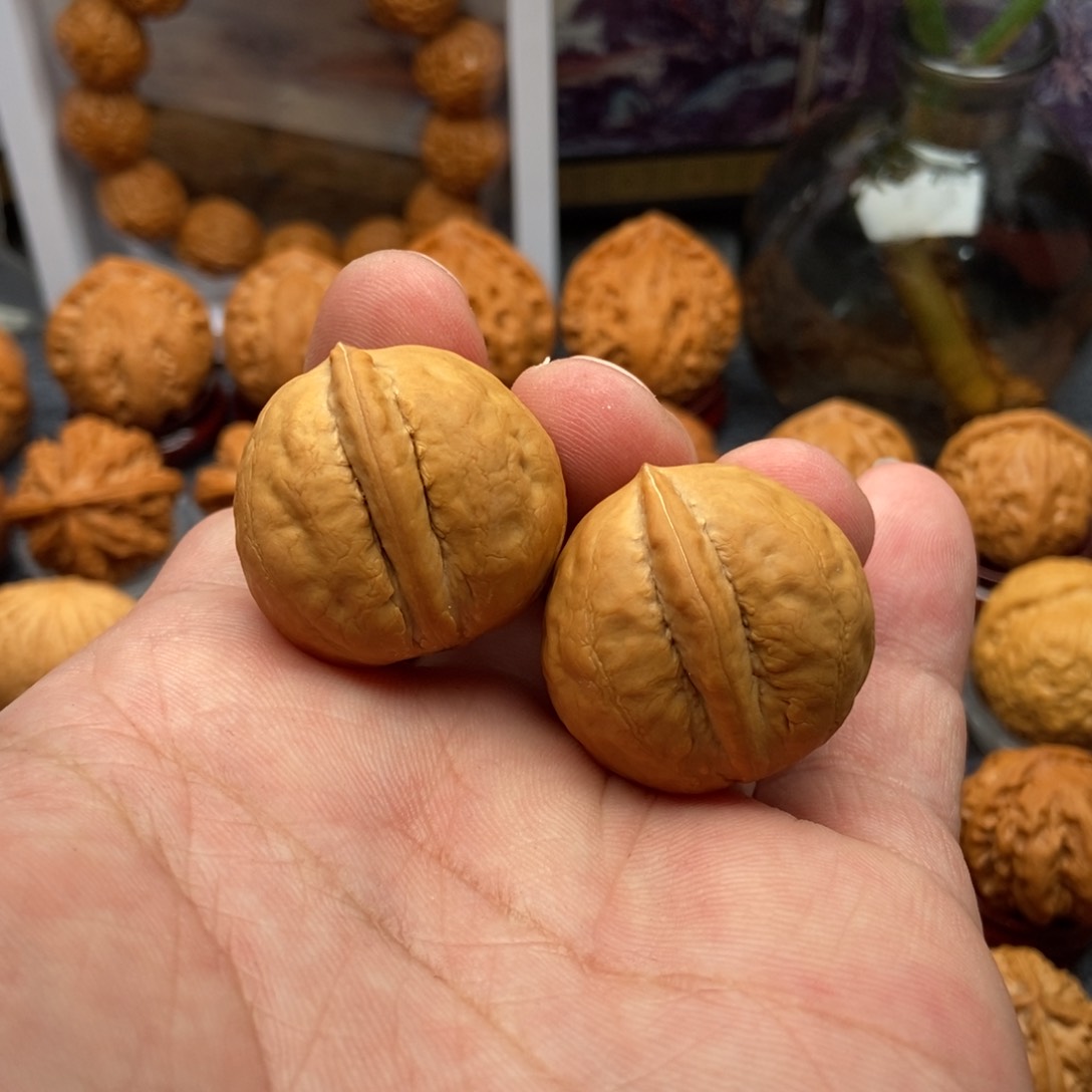 文玩核桃把件小海豚