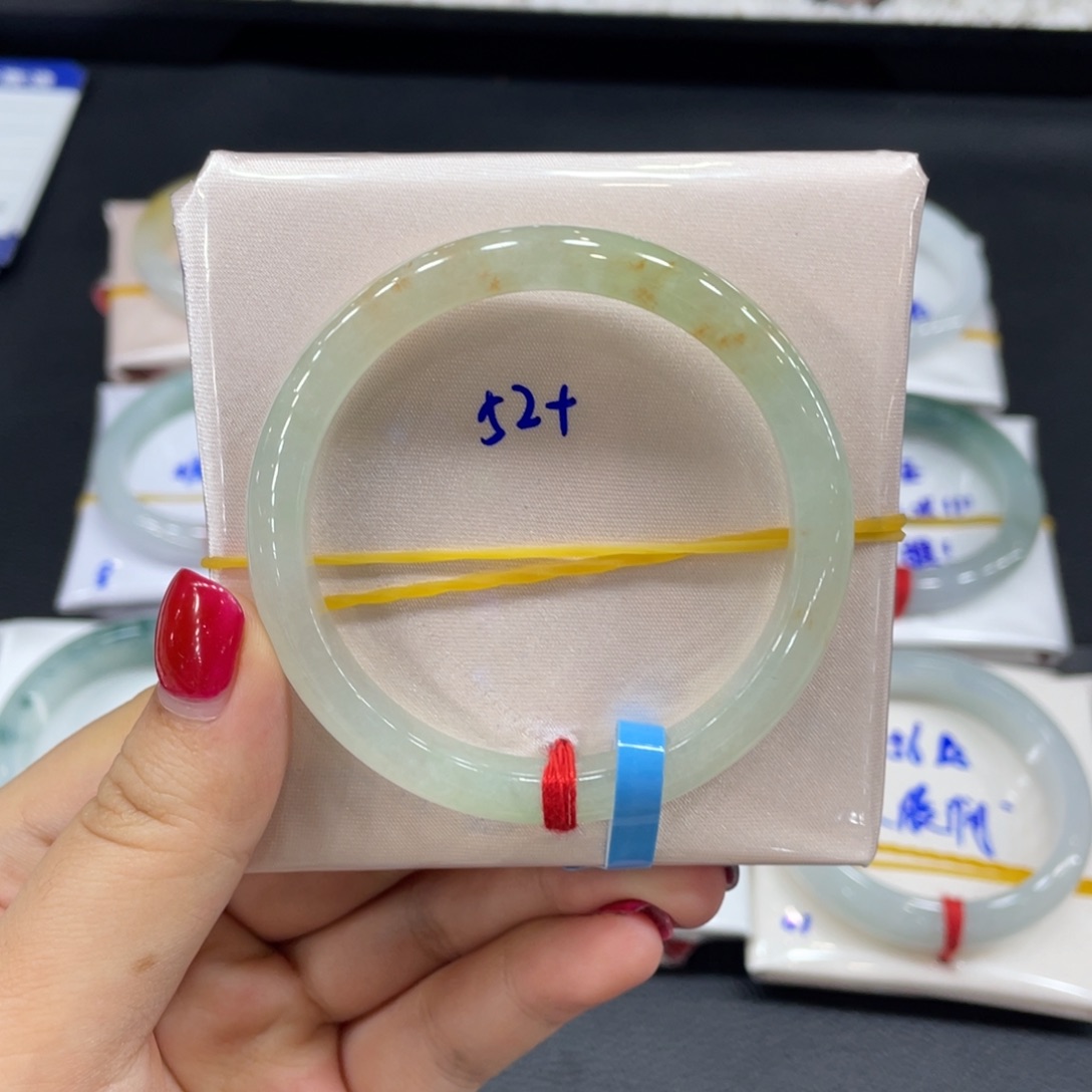 翡翠手镯未镶嵌缅甸天然翡翠手镯