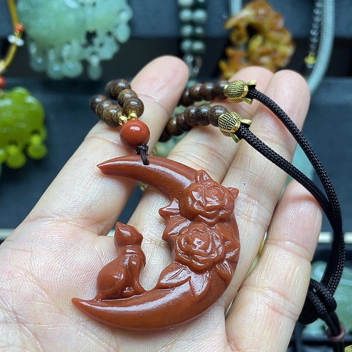 未镶嵌蛇纹石玉颈饰