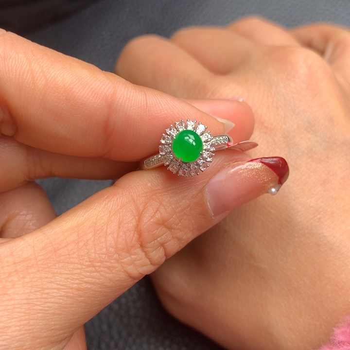 翡翠戒指18K金镶嵌大*童翡翠戒指18k金镶嵌