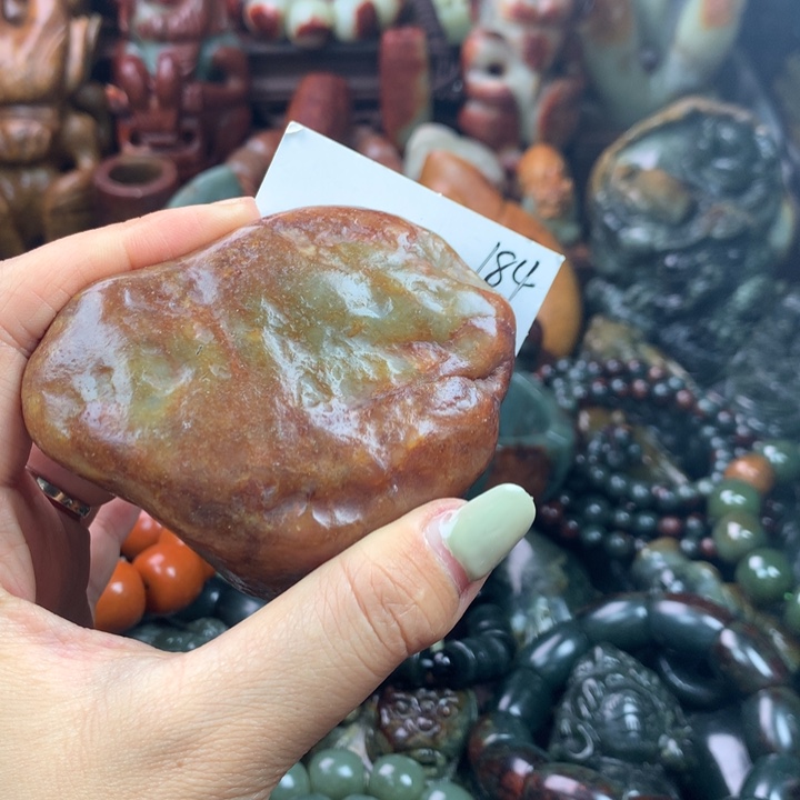 透闪石质玉未镶嵌珠宝奇石