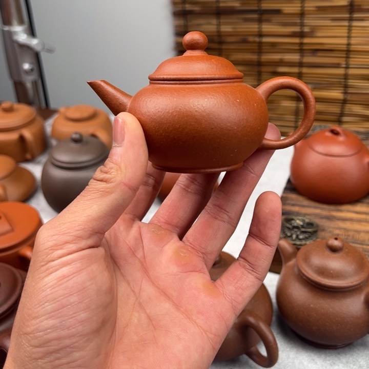紫砂茶壶宝山红黄泥水平