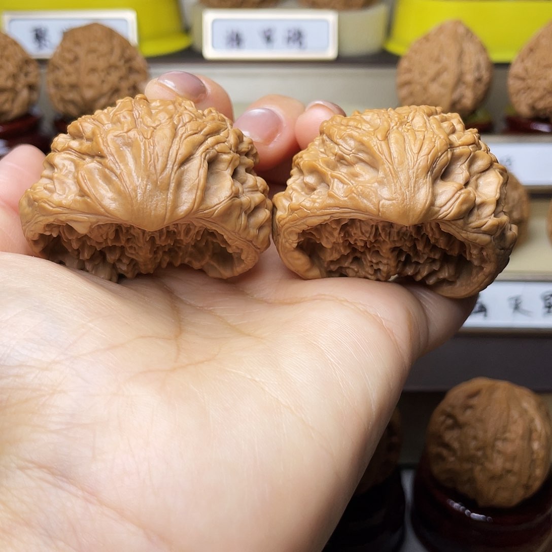 把件文玩核桃蛇王47左右