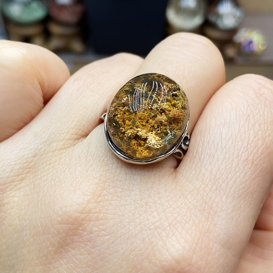 水晶戒指银S925镶嵌小**?