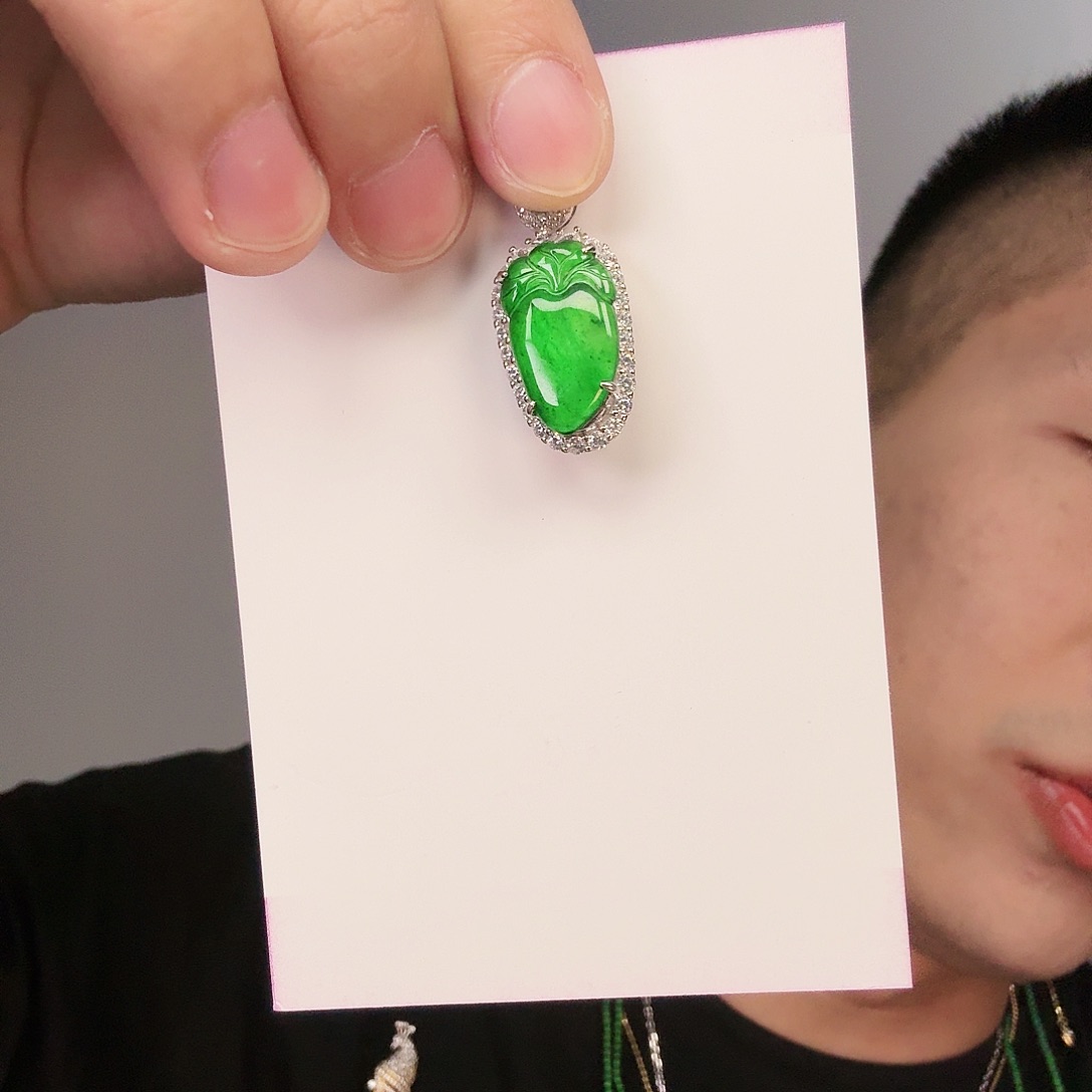 翡翠颈饰银S925镶嵌一件