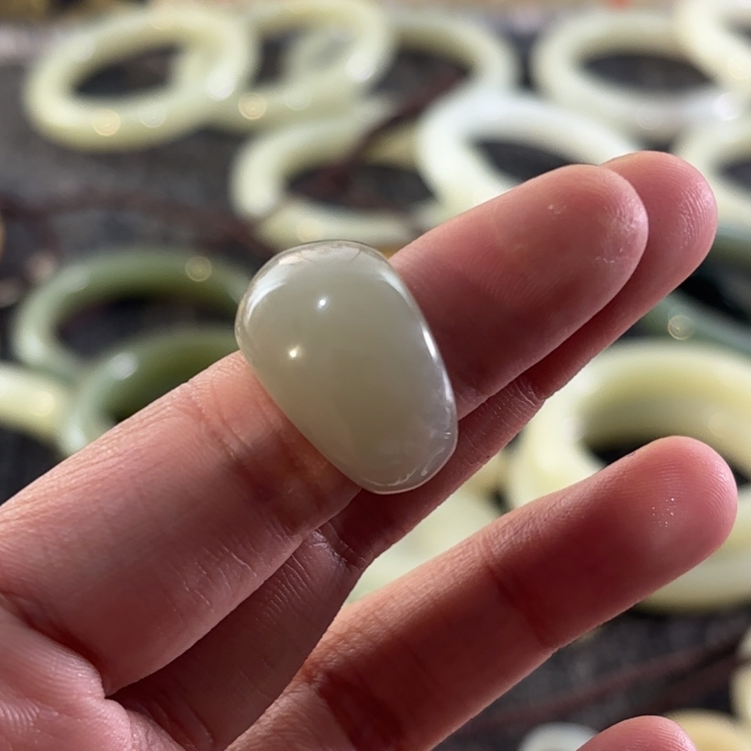 浅***凉和田玉（糖玉）未镶嵌手链