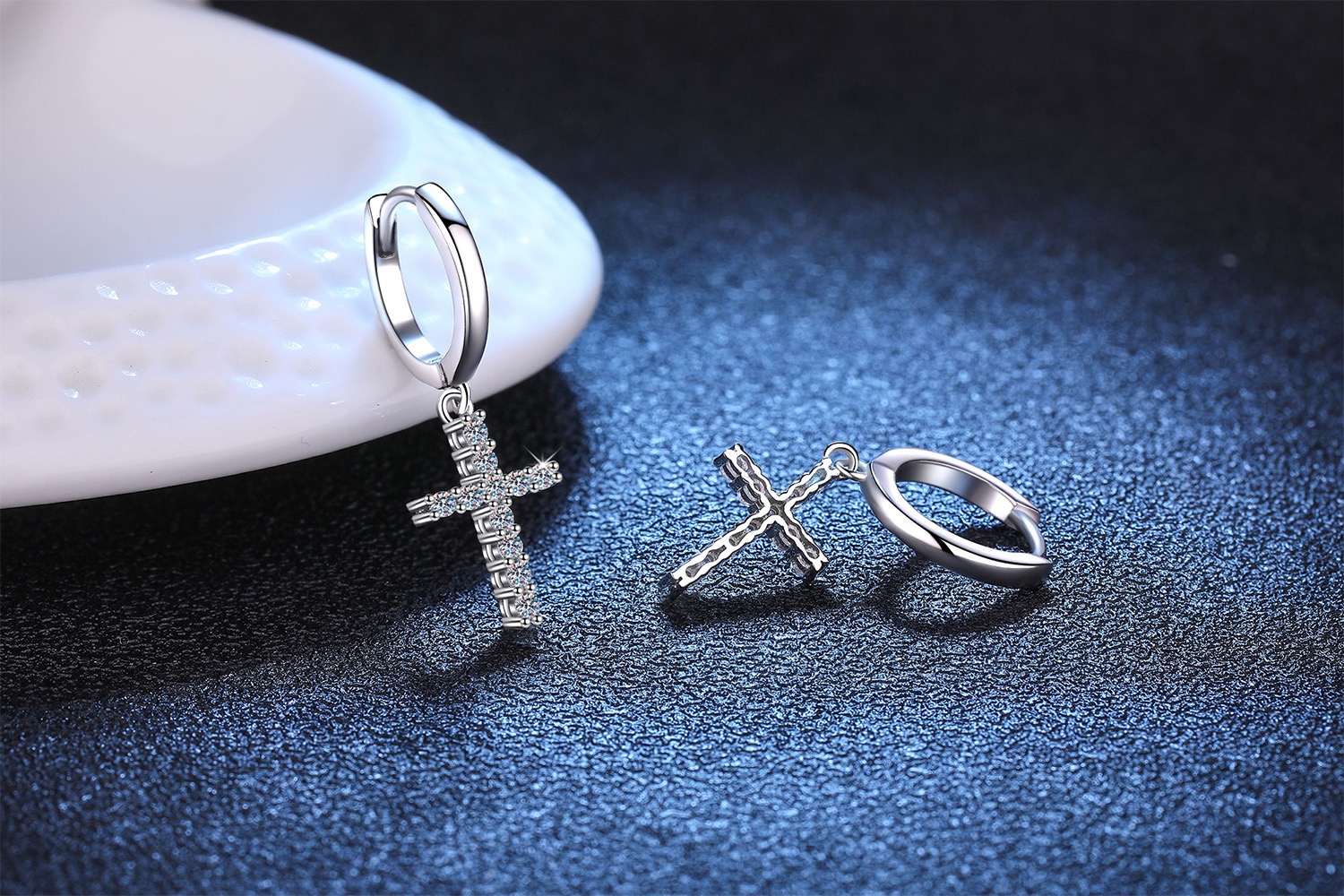 925银耳饰 纯银满钻莫桑石耳坠高级感欧美风十字架耳环莫桑石耳环