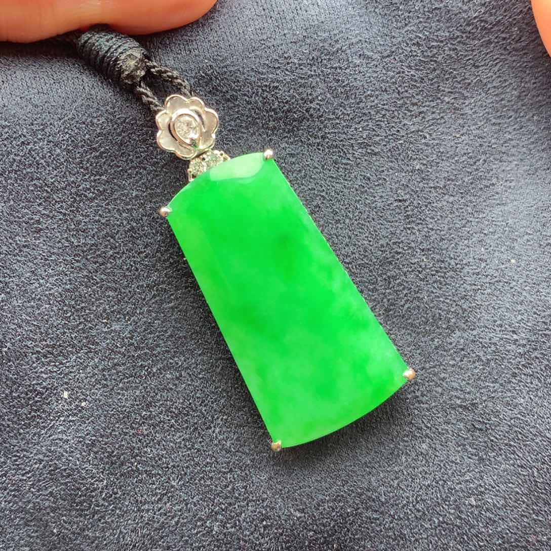 翡翠颈饰18K金镶嵌番**寶上新