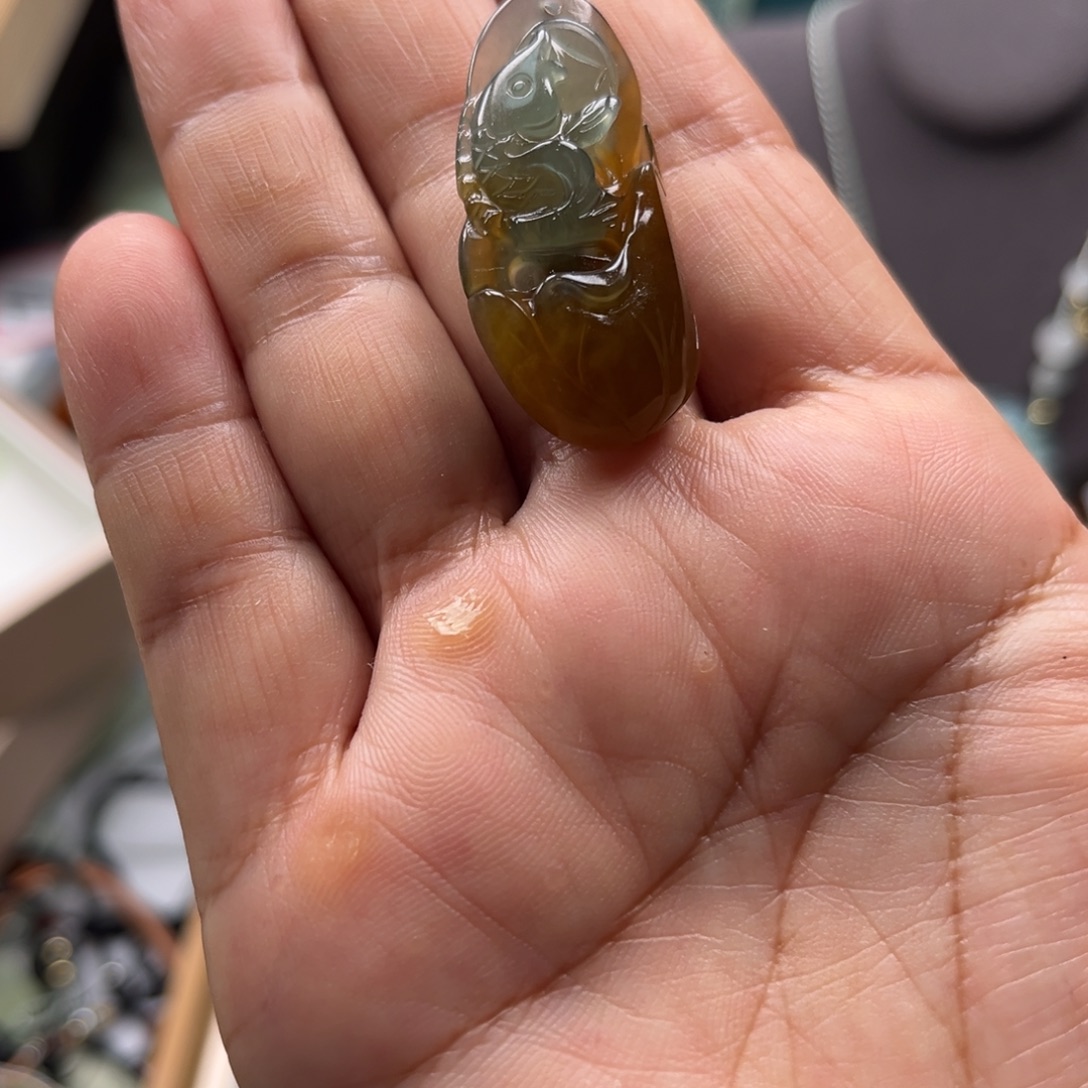 未镶嵌蛇纹石玉颈饰