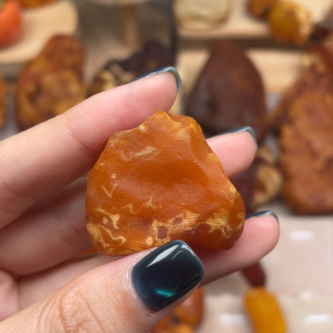 琥珀未镶嵌珠宝奇石