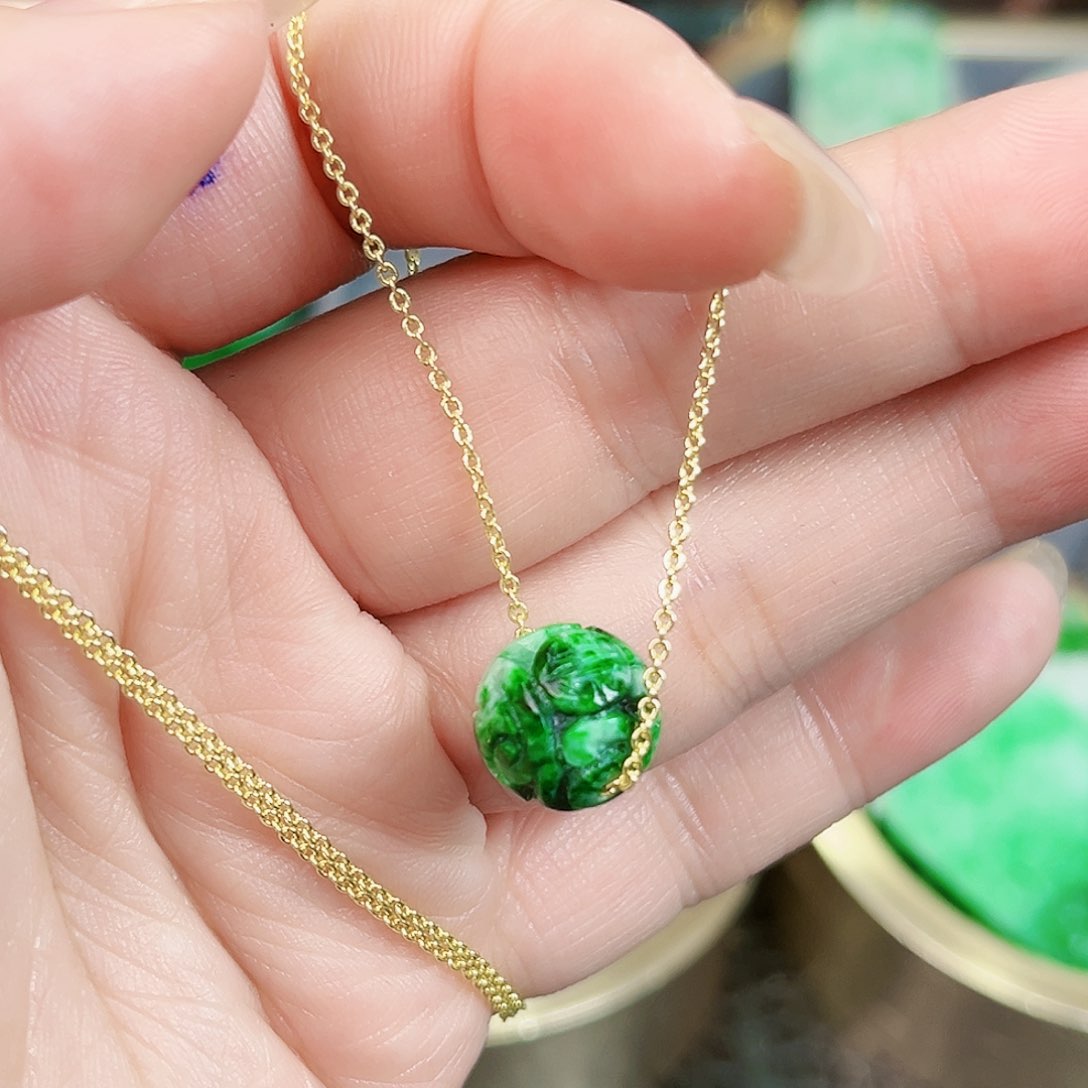 翡翠颈饰未镶嵌吊坠