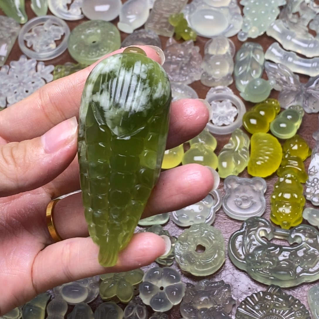 蛇纹石玉合金项链