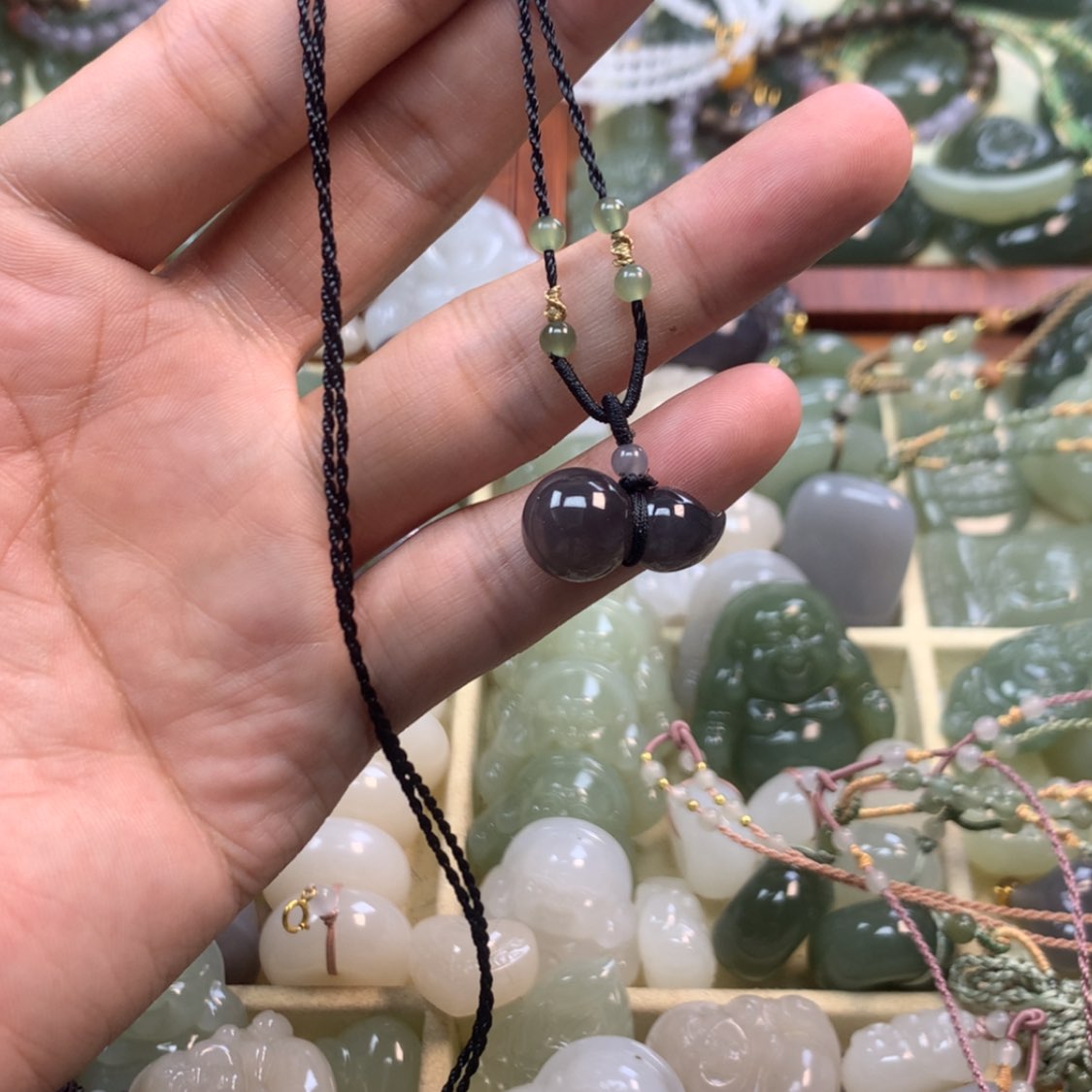 【闪购商品】颈饰未镶嵌和田玉