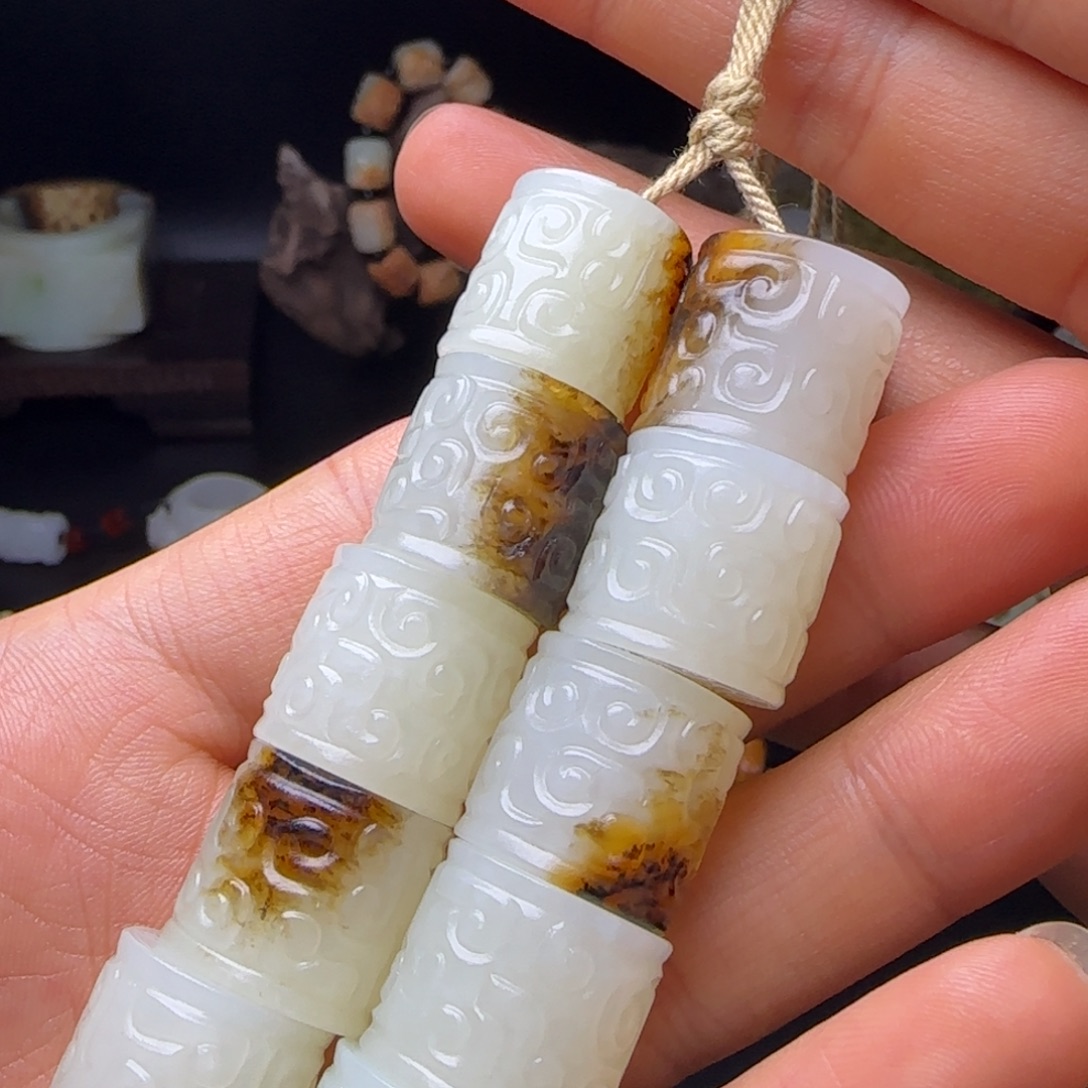 种***司和田玉（糖玉）未镶嵌挂件