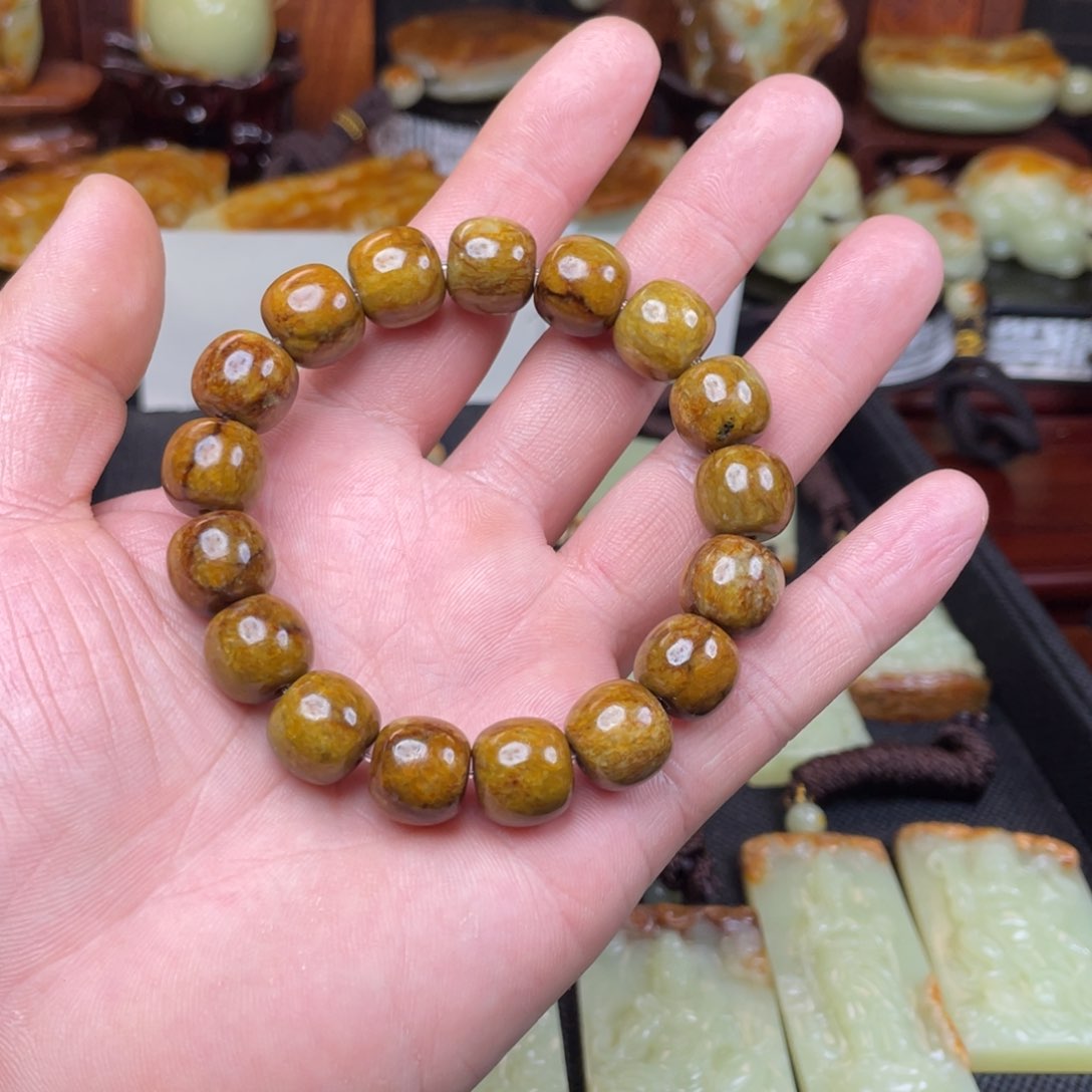 岫岩河磨玉（透闪石质玉）手链未镶嵌山*边