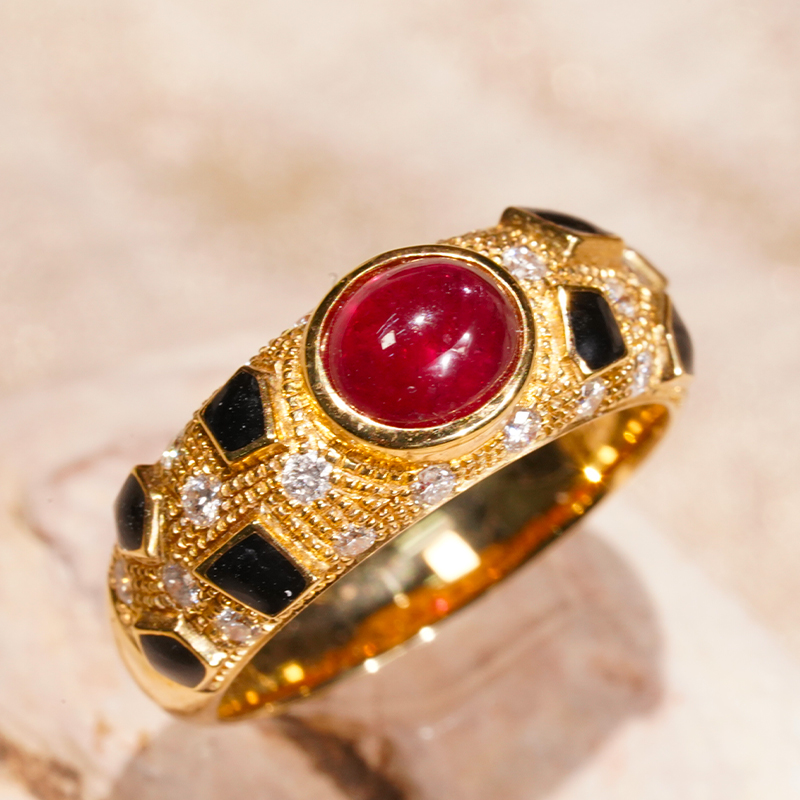 18k金红宝石钻石椭圆“烈焰”时尚厚金戒指hj13