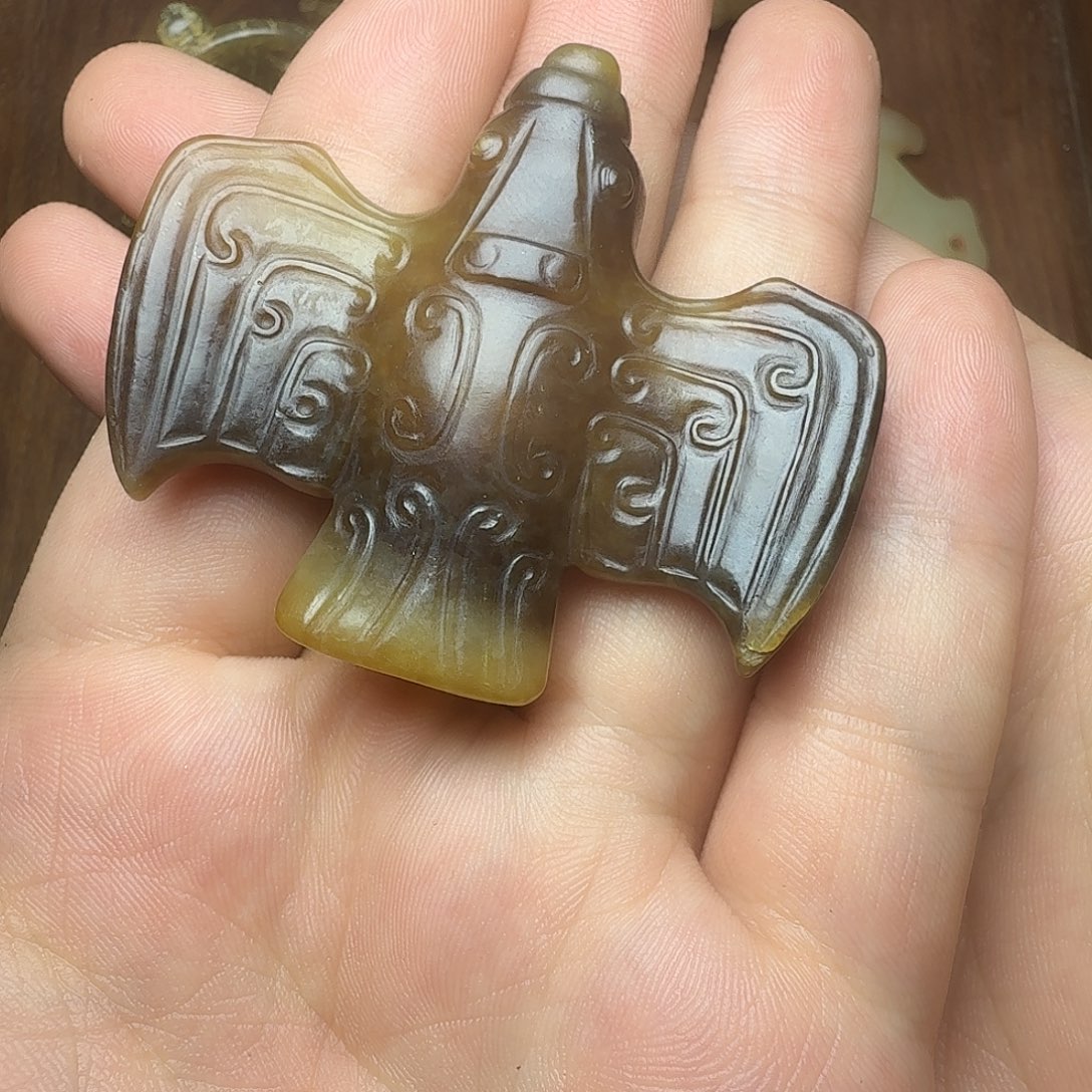 绘***角未镶嵌和田玉挂件