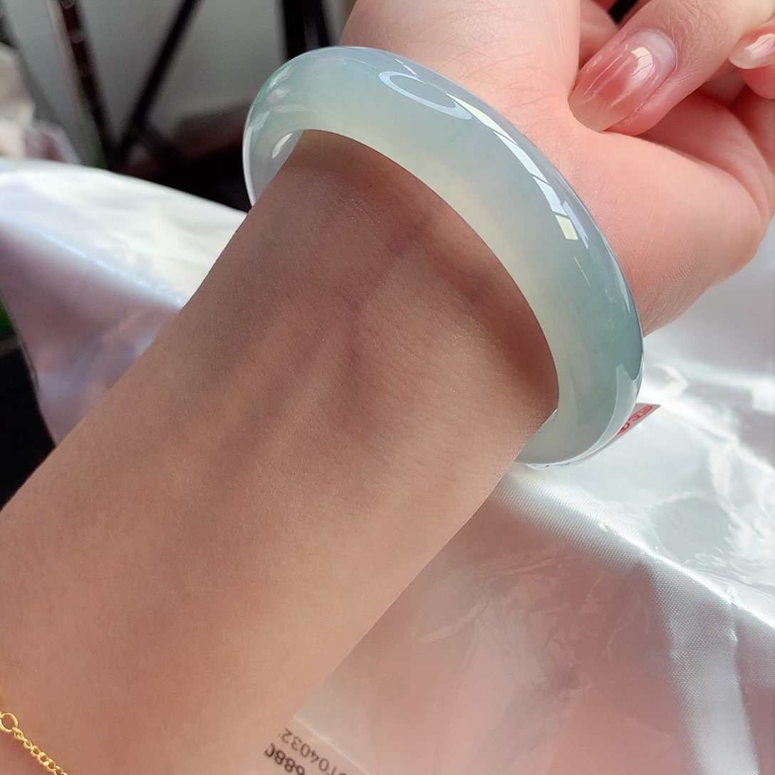 翡翠手镯未镶嵌天然A货翡翠55冰种天空蓝